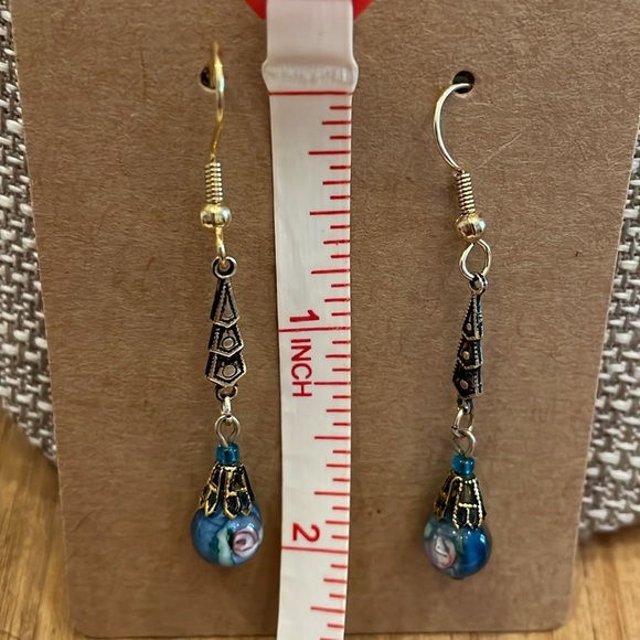 Beautiful glass beaded earrings. Vintage rose in the bead. Boho hippie Victorian - Picture 6 of 6